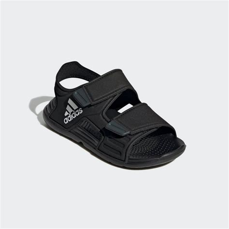 Maat 23 Adidas sandalen 